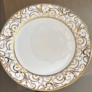 Ciroa Luxe Elegant Gold and White Dinner Plate